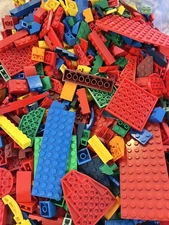 100 Pieces LEGO Red Blue Yellow Orange Green Bulk Lot Plates Slopes Specialty