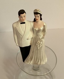 LOVELY Vintage CHALKWARE Mid-Century BRIDE+GROOM Cake Topper HAND Painted