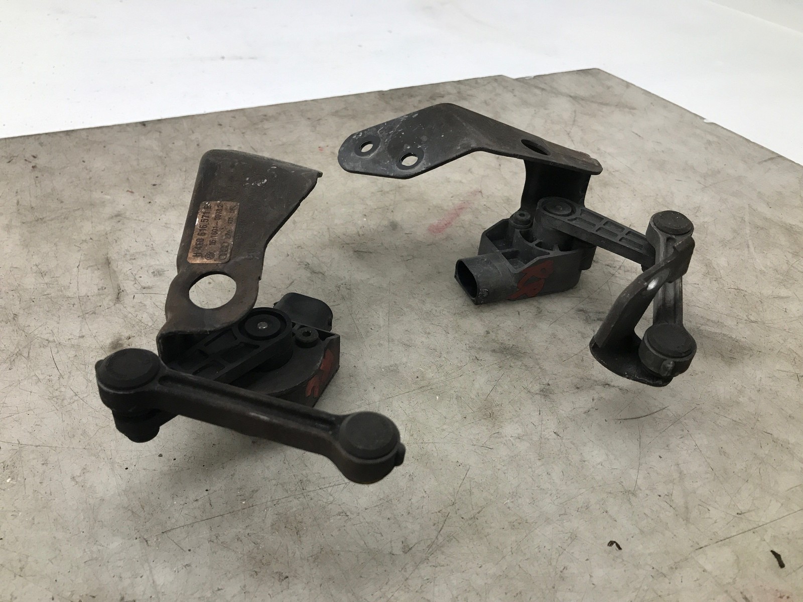 2006-2012 BENTLEY CONTINENTAL LEFT & RIGHT REAR RIDE HEIGHT SENSOR 4E0616571E