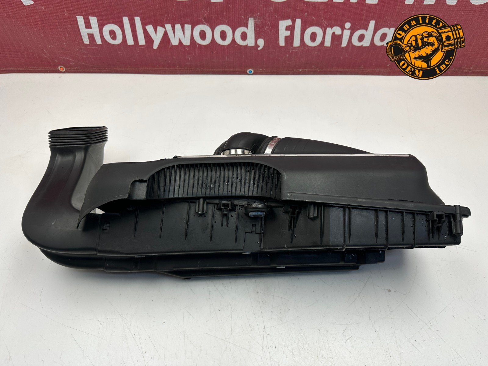 2005-2008 PORSCHE 911 3.8 ENGINE AIR INTAKE CLEANER FILTER BOX ASSEMBLY OEM 36k