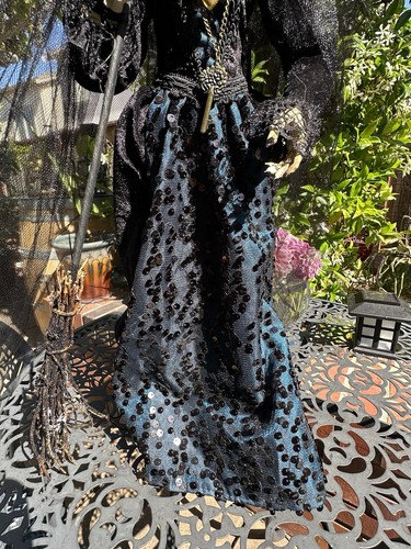 Moonlight Manor Witch Blue Dress w/ Black Sequins Broom Heart Pendant & Key 21" - Picture 5 of 12