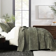 Grassix Velvet Quilt King King/Cal 108" x 96" , Geometric - Olive Green