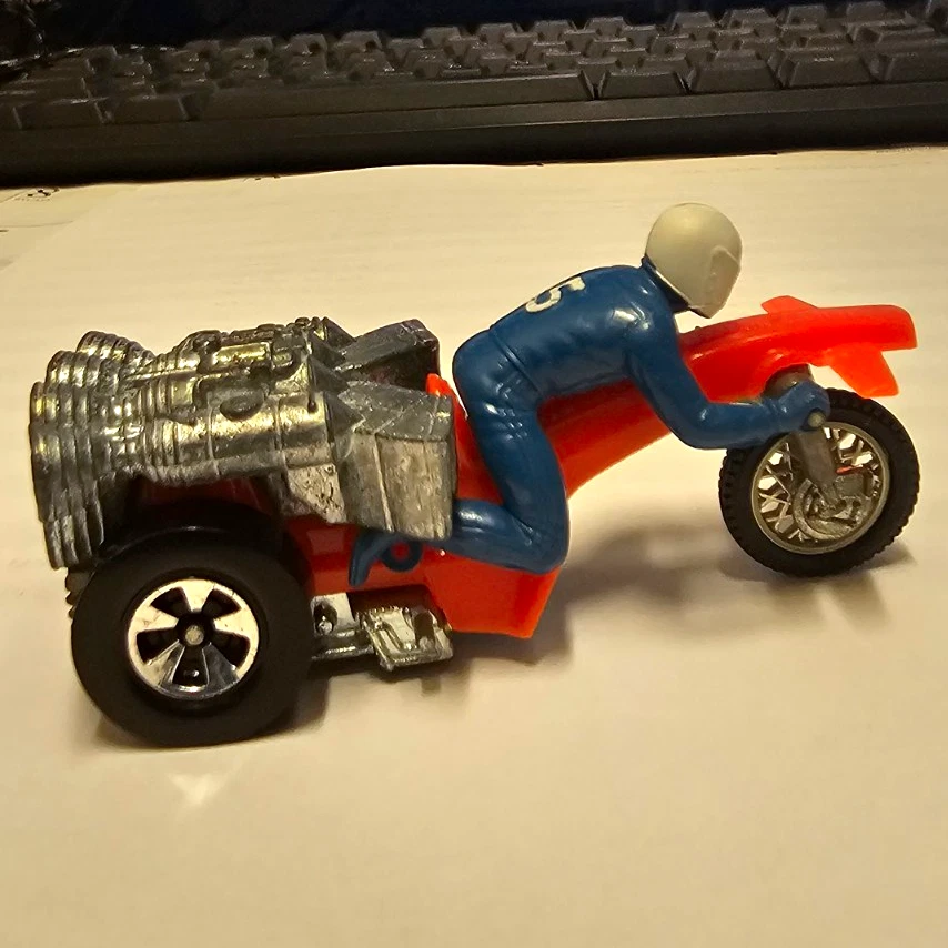 Unbranded Plastic Vintage Manufacture Diecast Motorcycles & ATVs