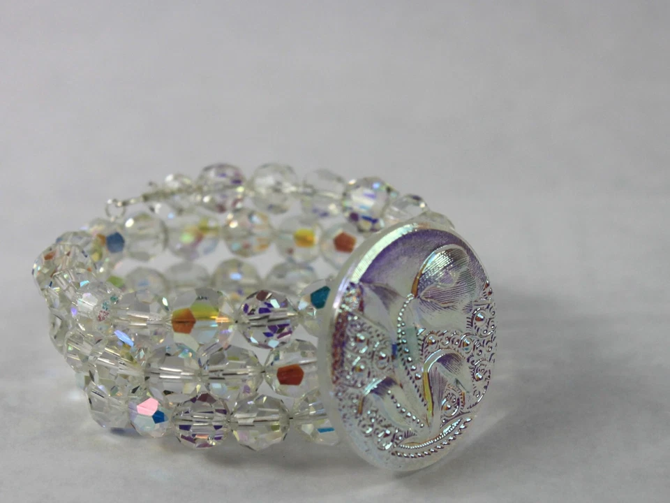 Pulsera Botón Cristal Aurora Borealis y Vidrio Checo Hecha a Mano ÚNICA EN SU CLASE Artesana Foto 2 de 4