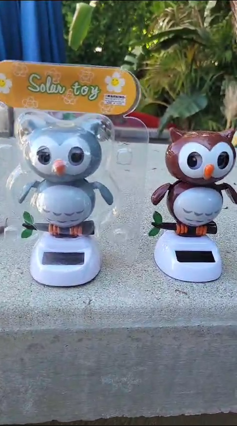 Set x 2 Blink Solar Dancing Owl, 1 gray 1 brown great happy nurses