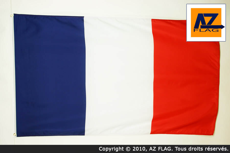 Divers Drapeaux De Table Français Réalistes Sur Un Poteau En Acier