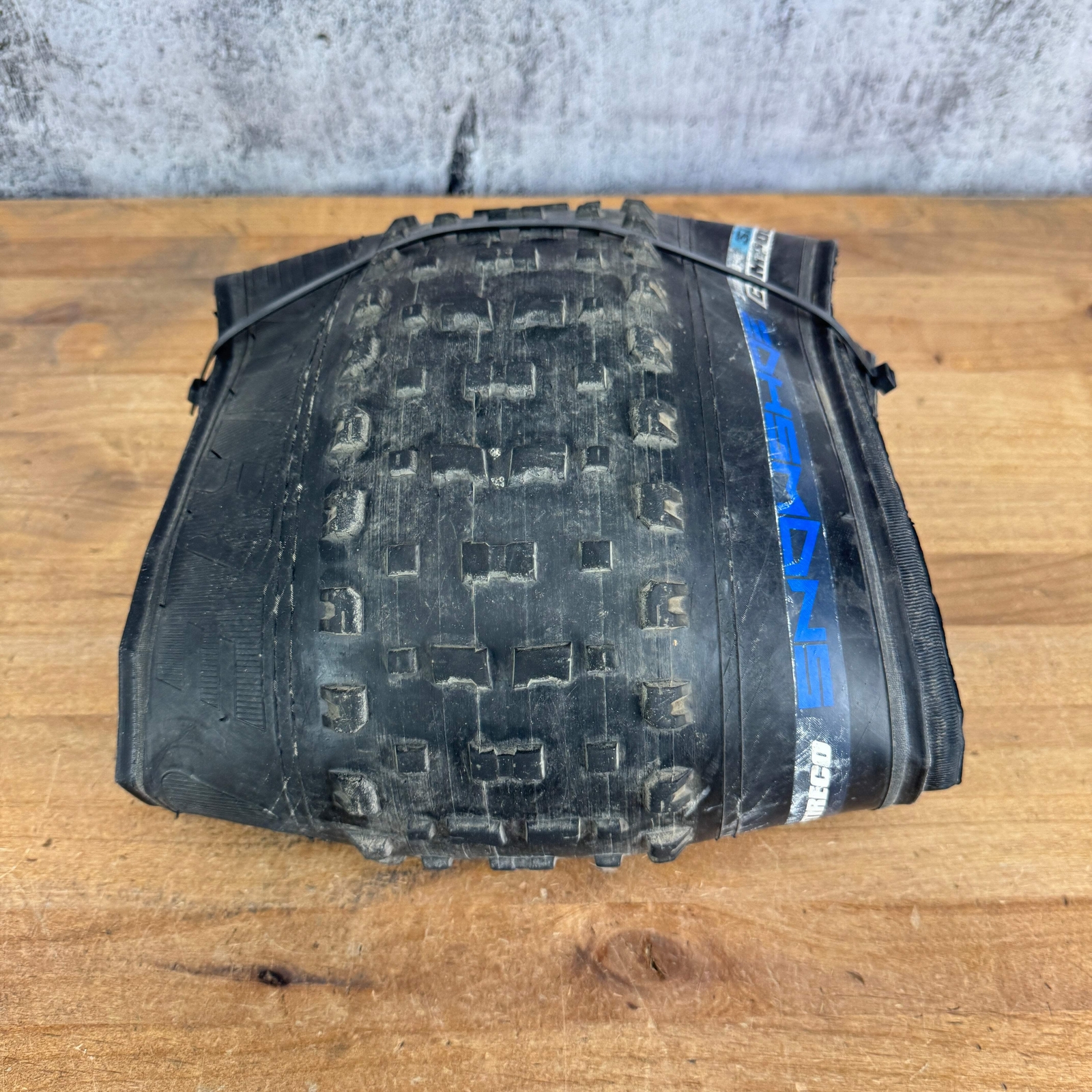 Snow Shoe Veetireco Silca Compound 26" x 4.5" Single Tubeles