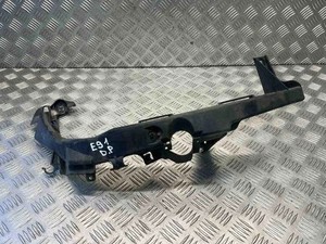 BMW 3 Touring E91 Rechte Scheinwerferhalter 7116708 2.00 Diesel 2008 32451988