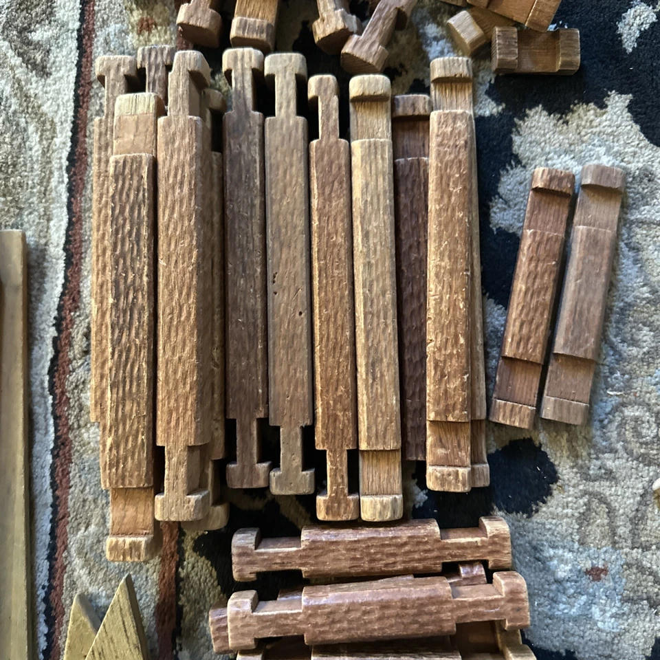 Vintage LINCOLN LOGS, Bulk Lot - Image 4 of 4