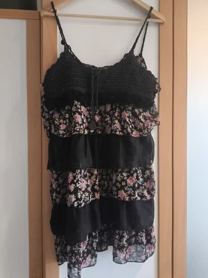 Süßes Madonna Kleid Größe S/36/38 Sommerkleid  Schwarz Rosa Blumen Strandkleid  - Bild 1 von 2