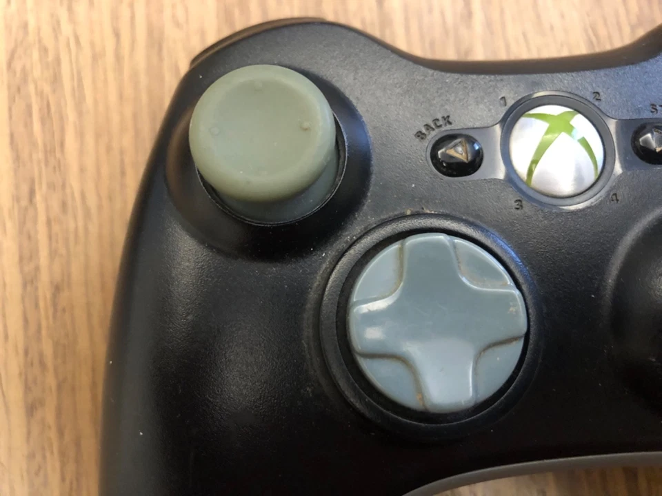Genuine Xbox 360 Controller w/ Rechargeable Battery no cable - Tested working! - image 2 of 4