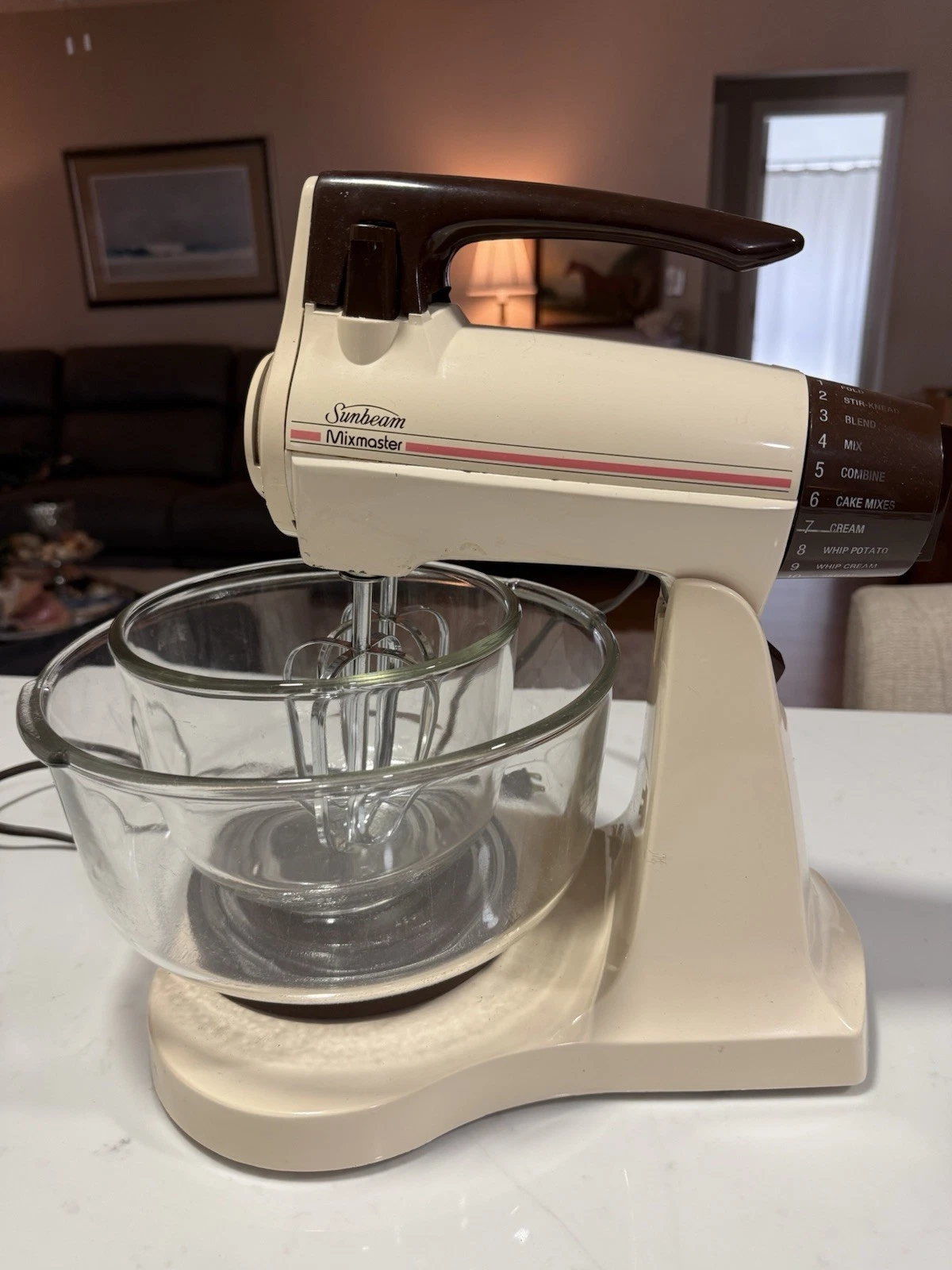 VTG Cream Sunbeam Mixmaster Stand Mixer 2 Glass Bowls 2 Beaters 12 Speeds TESTED