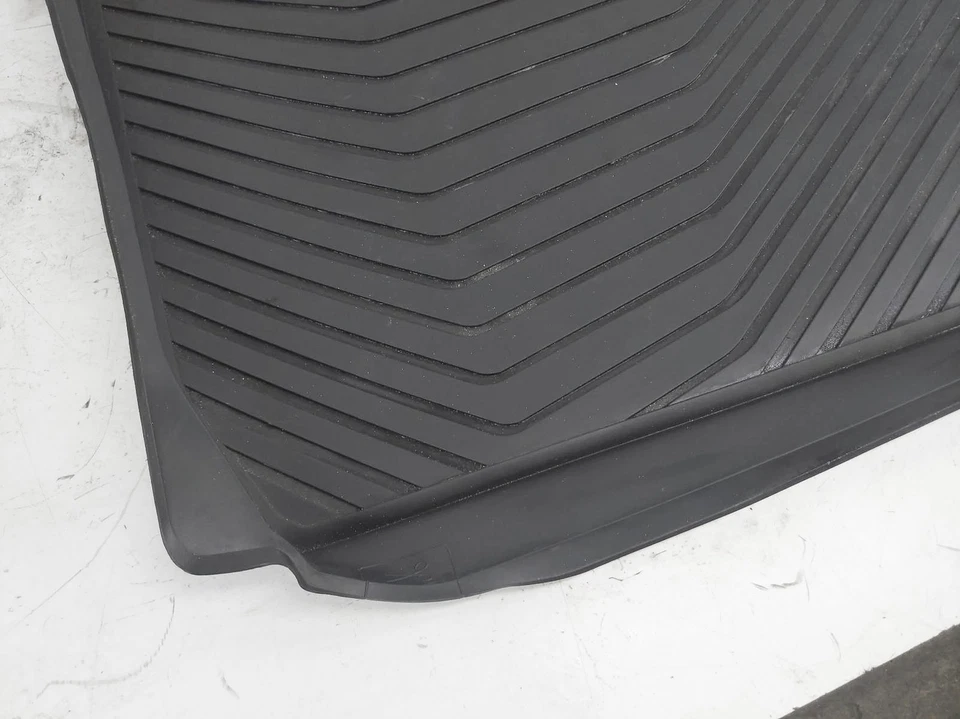 Alfombrilla de goma para carga trasera para todo tipo de clima Audi A3 2015-2020 sedán 8V5061180 Foto 2 de 4