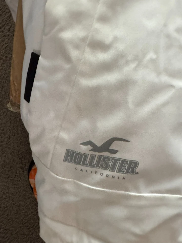 Men's Hollister Faux Fur White Puffer Coat Small  - Image 3 of 4