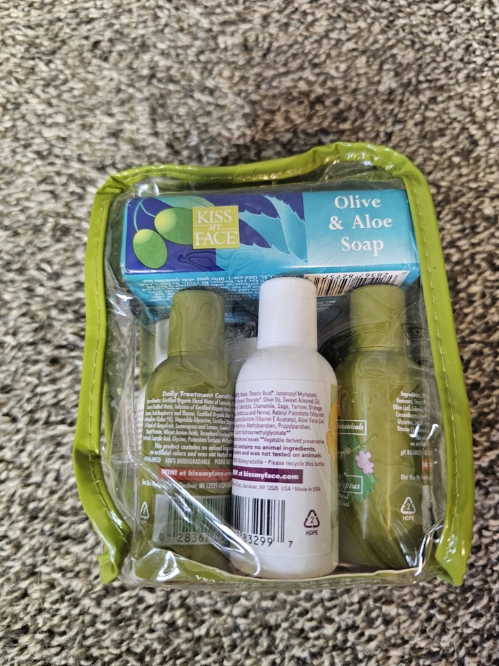 Vintage Kiss My Face Travel Bag Set - Image 2 of 3