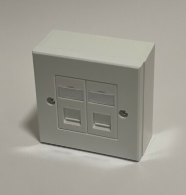 RJ45 Cat6 Netzwerk 2 Port Modular Face Plate Back Box plus 2 Cat6 Module Posten