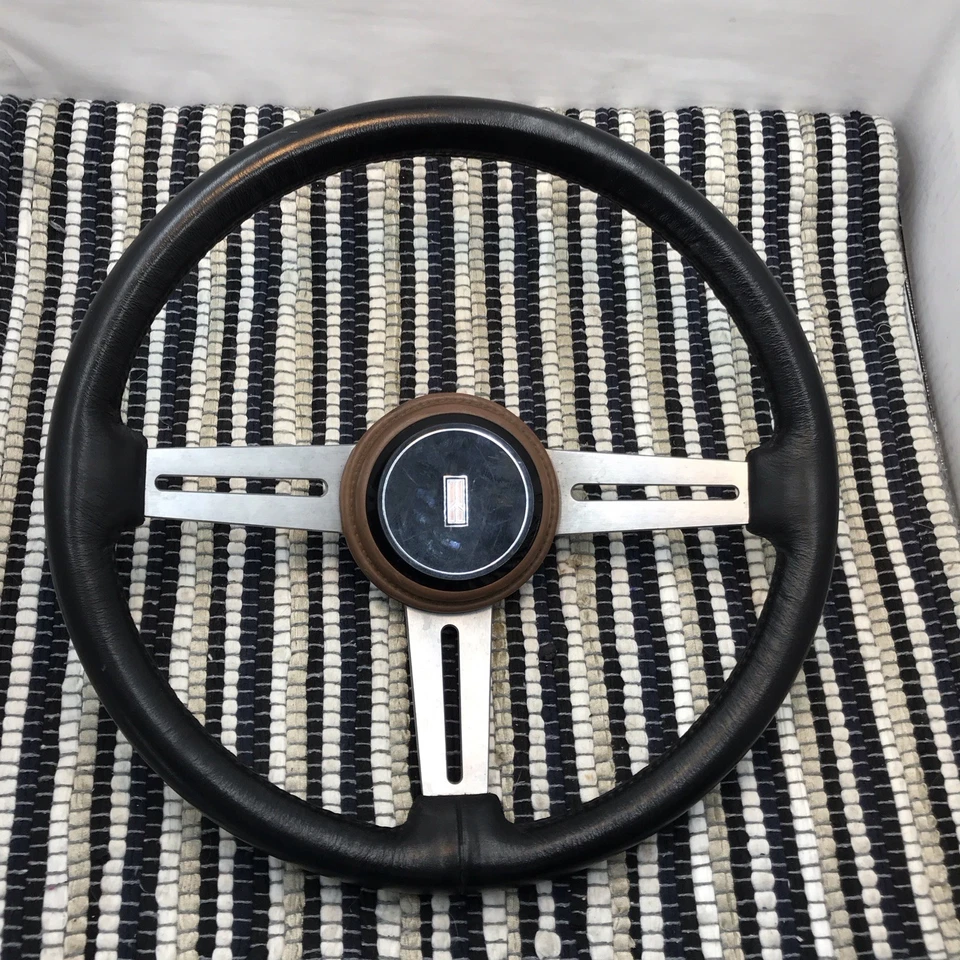 Oldsmobile Cutlass 442 Toronado 1979 80 81 82 83 84 1985 volante de cuero Foto 4 de 4