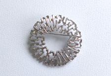 Trifari USA Vintage hübsche abstrakte Brosche signiert.