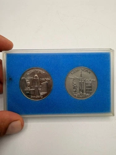 Vintage New York Commemorative Coin Set – Twin Towers & Statue of Liberty