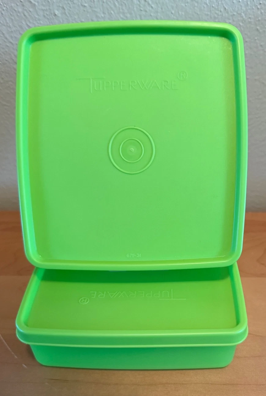 Tupperware 670 Square Away Sandwich Keeper Set ~ Neon Green SET OF 2