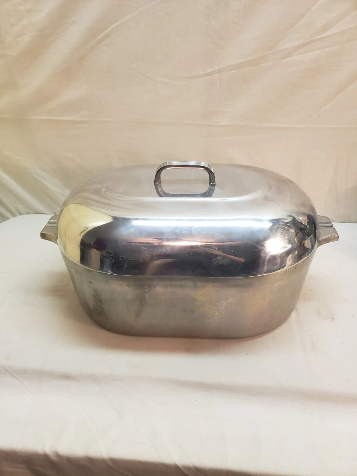 VTG Magnalite GHC 17 qt Dutch oven Roaster w/box