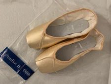 NIB! Freed of London Studios II Pointe Shoes Size 7 D Medium Shank