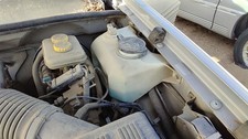 1994 Jeep Grand Cherokee Windshield Washer Fluid Reservoir With Pump Wiper Tank