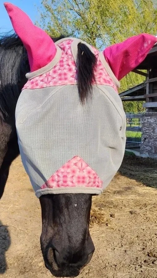 Máscara de mosca de caballo con orejas y cierre delantero tirar a través Foto 2 de 4