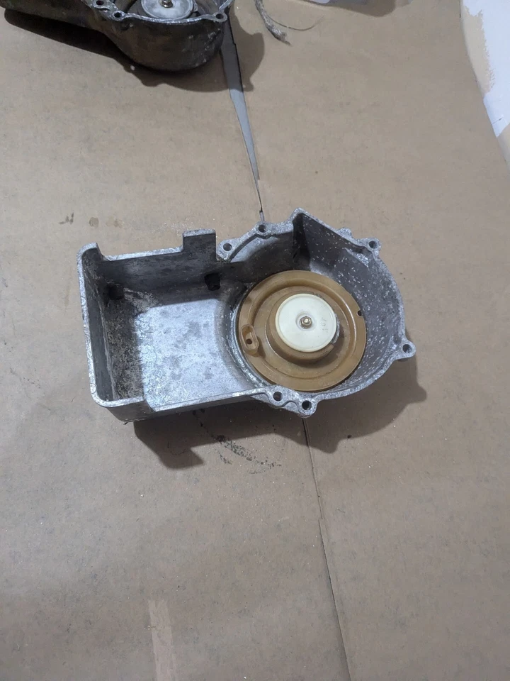 Polaris Recoil Starter Assembly 3085444 Good Used OEM 1997 XC 600 NEED NEW CORD - Image 2 of 4