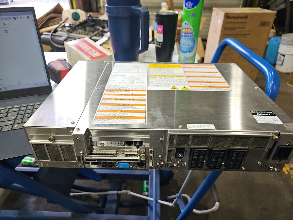 DENSO RC8-HSA0-NNNP-NI-NNN ROBOT CONTROLLER 410200-2971