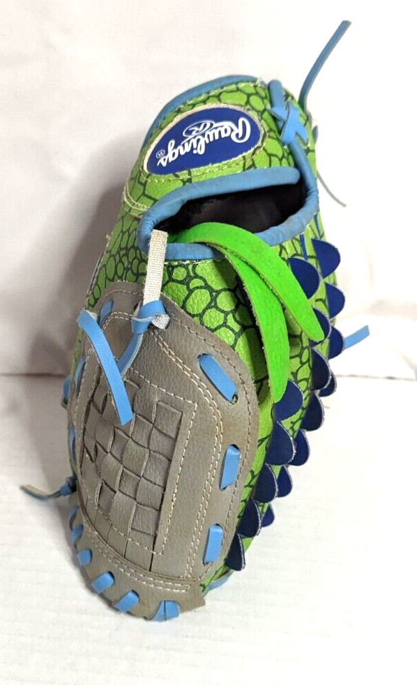 Rawlings PL9G-Dino 9-inch baseball glove preowned