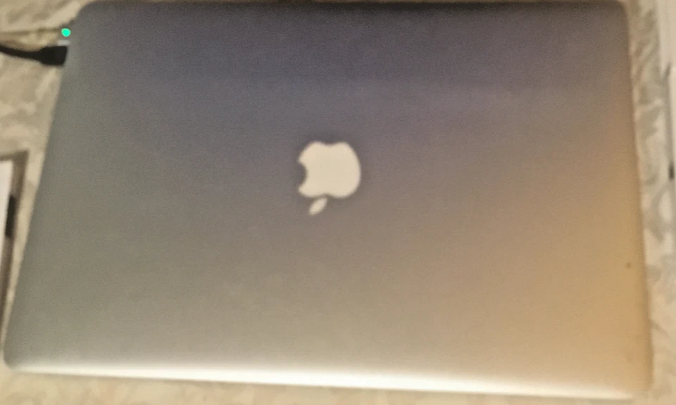 Various Macbook Pro retina 15" 2012 parts in good condition - sold individually - Image 4 of 4