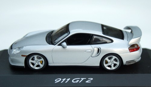 Porsche 911 GT2 Typ 996.2 Bj. 2004-2006,Silver Metallic,MINICHAMPS IN M.1: 43 - Picture 4 of 8