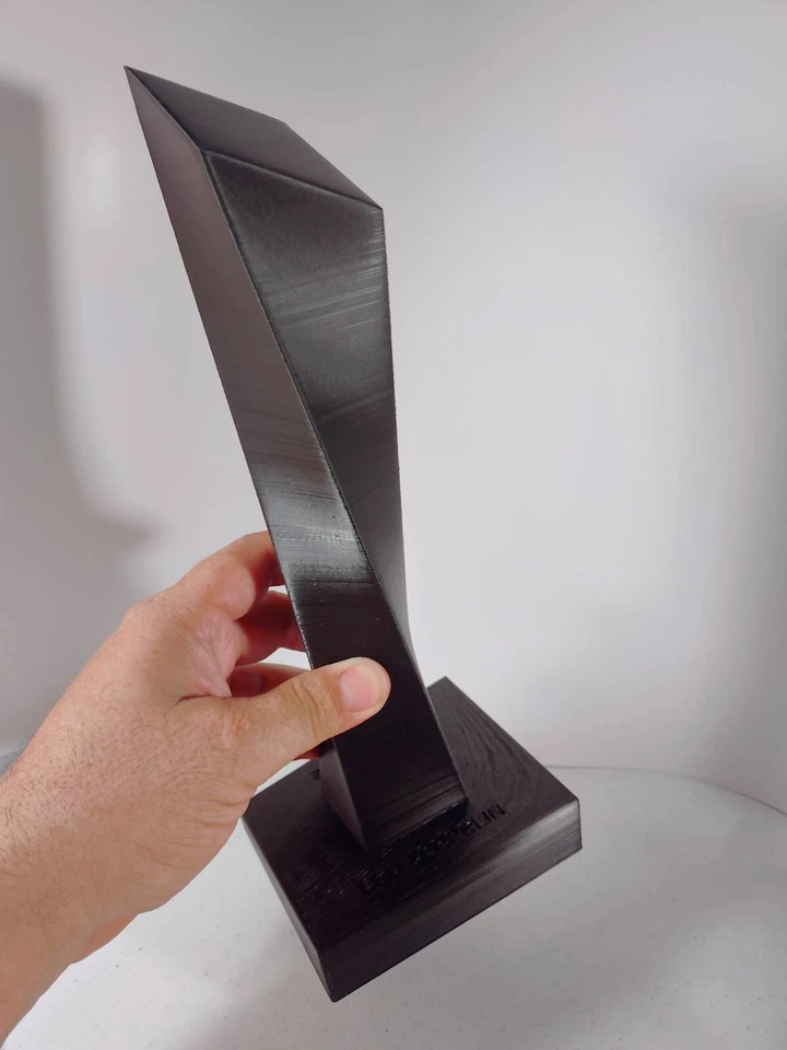 Led Zeppelin Fans! Get your own "The Object" Sculpture replica Apprx 12inch High - Image 4 of 4