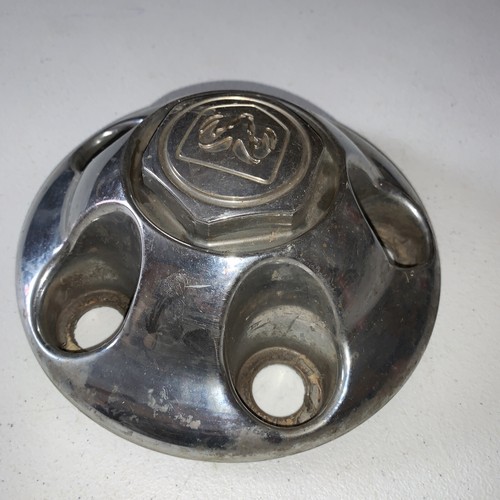 Dodge Ram 1500 1998-01 5 Lug Center Cap Chrome OEM Part # 52038915 Used Part - Picture 6 of 12
