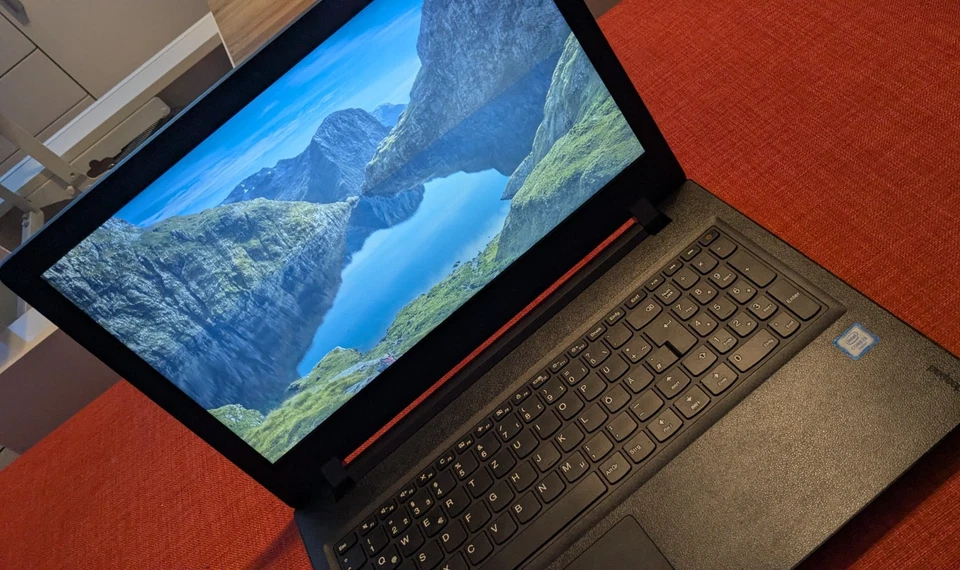 Laptop Lenovo IdeaPad 110-15ISK MT-80UD i5-6006U  (15.6") HD 1TB win 10! - Bild 2 von 4