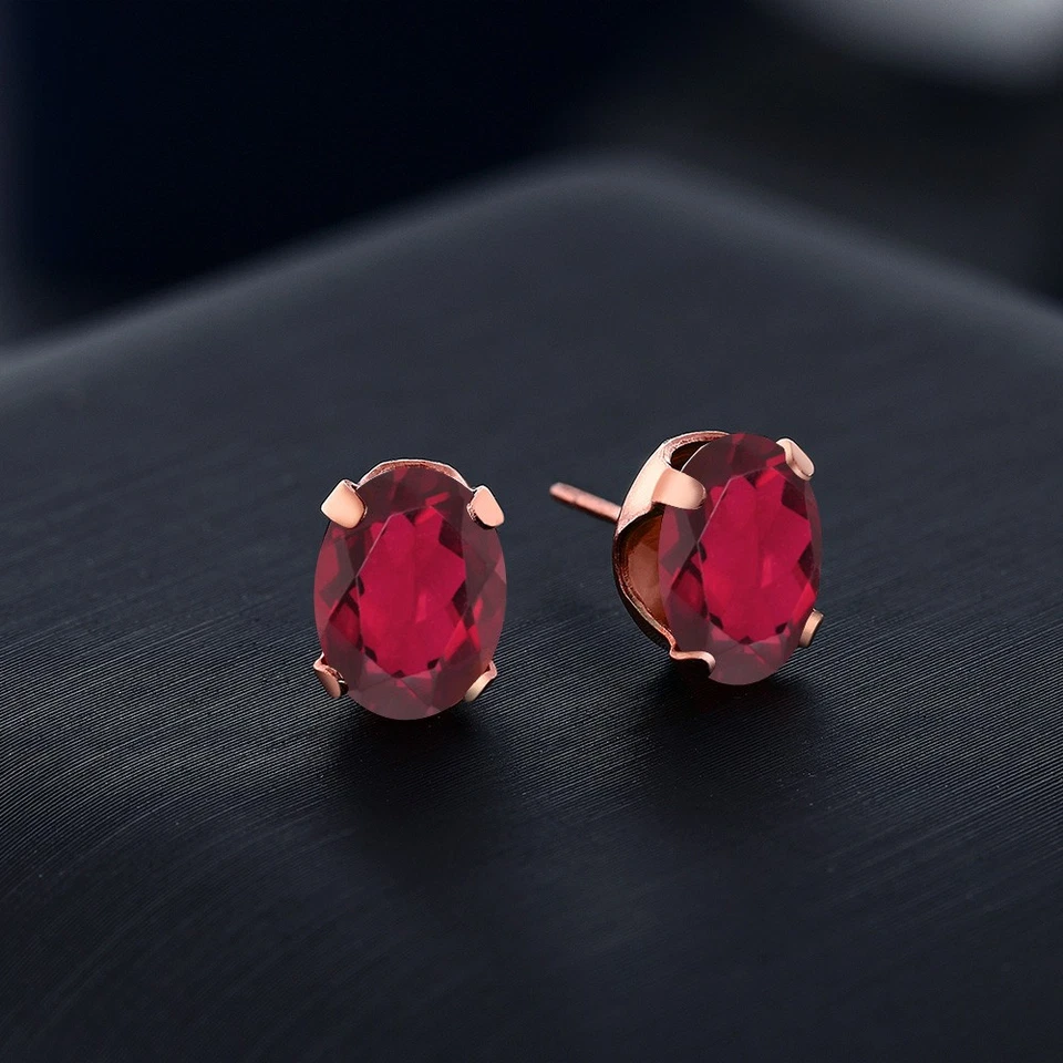 Aretes de plata enchapados en oro rosa de 18 quilates con topacio místico rojo de 2,60 quilates 8x6 mm Foto 3 de 3