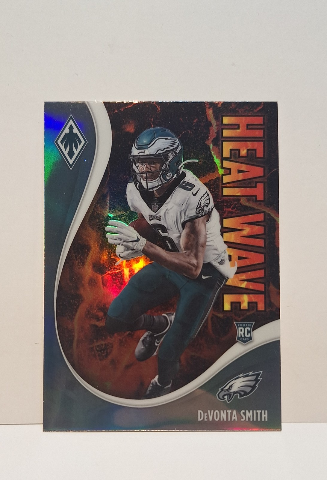 2021 Panini Phoenix - Heat Wave Devonta Smith #19 (RC)