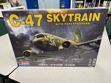 1/48 Monogram 15875 C-47 Skytrain With Paratr...