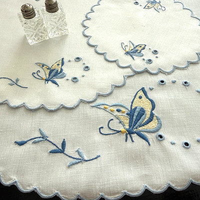 VINTAGE PLACEMATS SET COCKTAIL ROUNDS Butterflies 13 pc