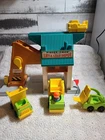 Vintage 1976 Fisher Price Play Family Little People Lift & Load Depot no. 942