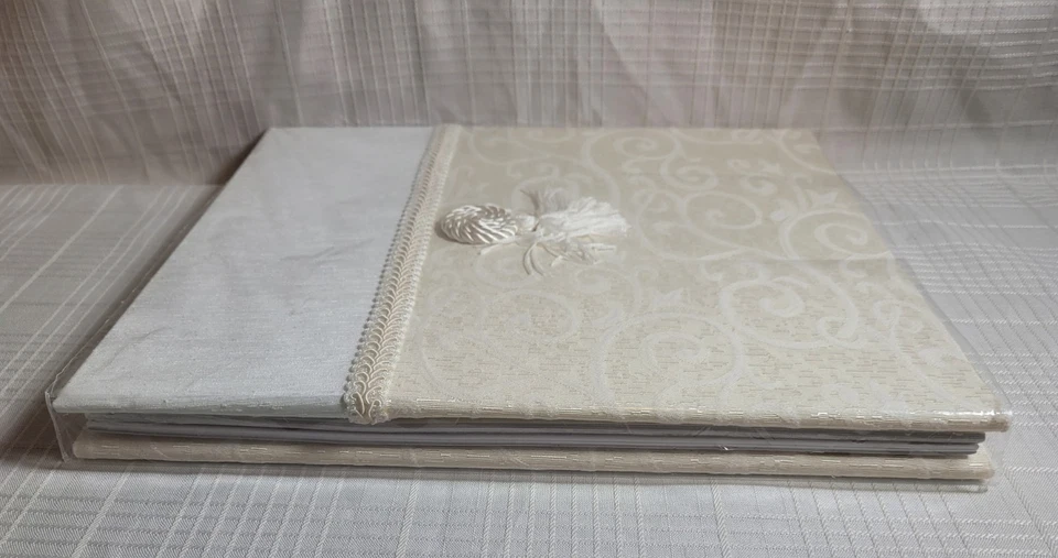 Hallmark Bound White New In Plastic Photo Album - Image 2 of 4