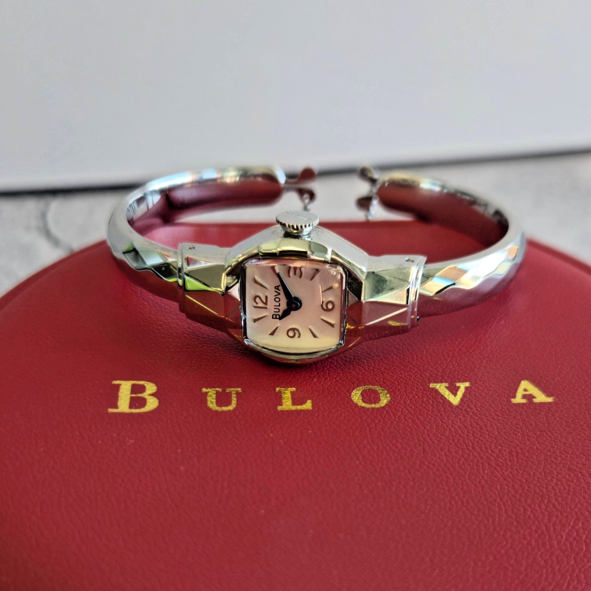 BULOVA American Girl  display picture 1