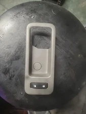 06-12 Ford Fusion Front Right Inner Door Handle Bezel w/ Lock Switch 6E535422621