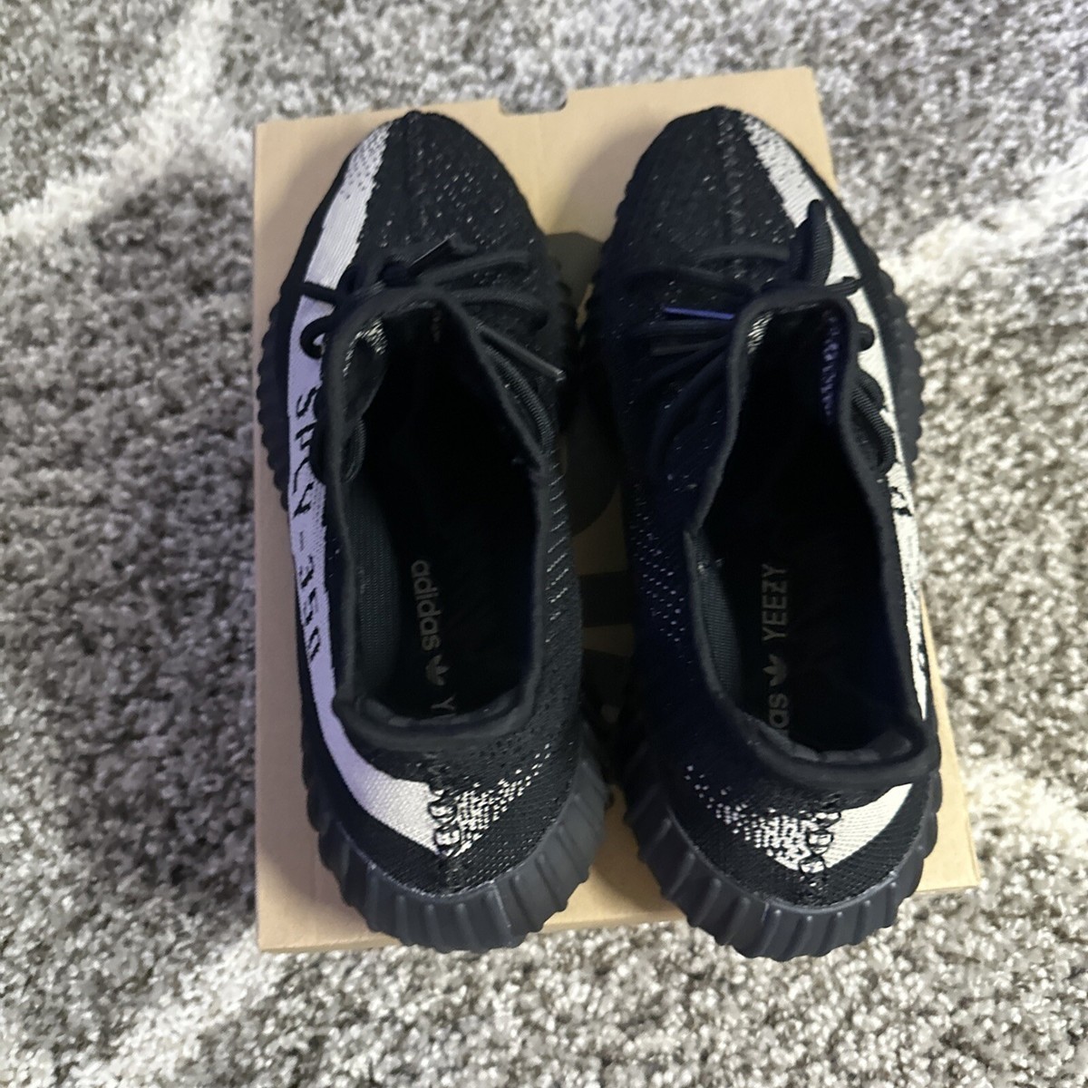 Size 10.5 - adidas Yeezy Boost 350 V2 Low Oreo 889772715554| eBay