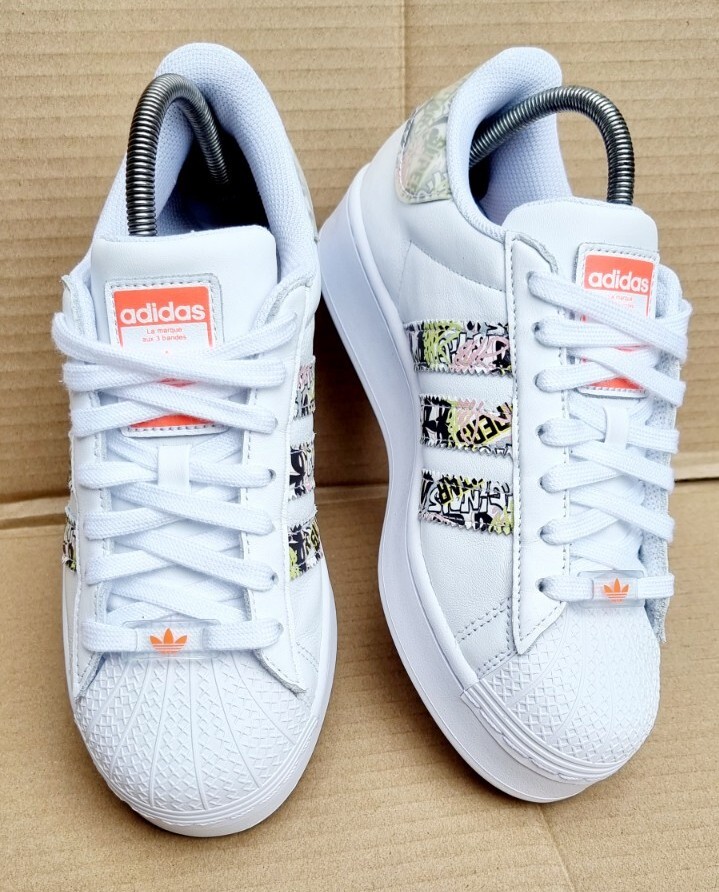 ADIDAS SUPERSTAR BOLD TRAINERS WHITE FLORAL GRAFFITI IN SIZE 5 UK STUNNING  | eBay