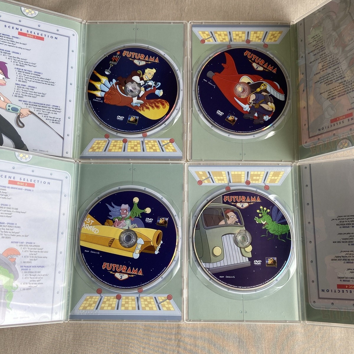 ■お値下げ中！　Futurama フゥーチュラマのDVD-BOX Futurama Original Seasons 1-7 (DVD Box 21-Disc Set) Animated
