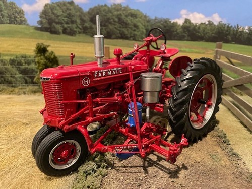 ERTL 1/16 SCALE PRECISION KEY #5 FARMALL H WITH MOUNTED PLANTER - NIB