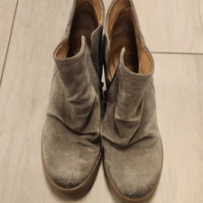 Söfft Taupe Suede Ankle Booties Comfort Zip Low Heel Women’s Size 10