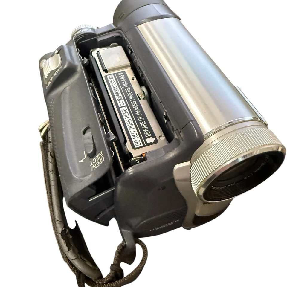 Panasonic 800X Digital Zoom 24x Optical Zoom MiniDV Video Camcorder PV-GS15 READ - Image 3 of 4